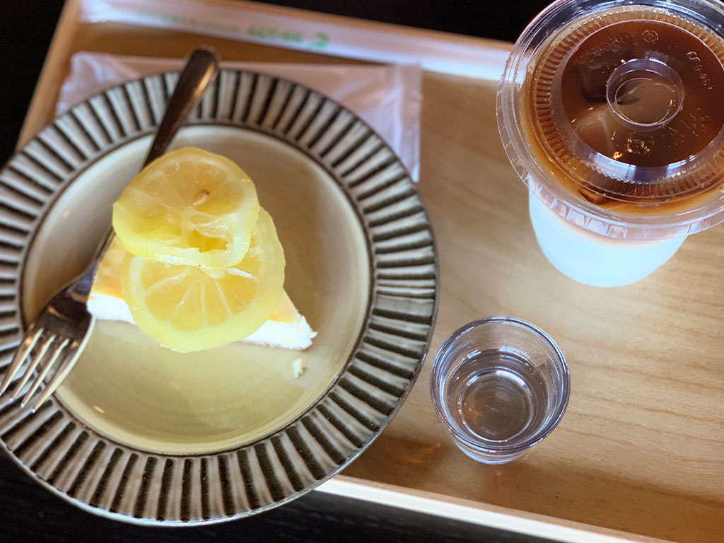 レモンチーズケーキとカフェオレ01