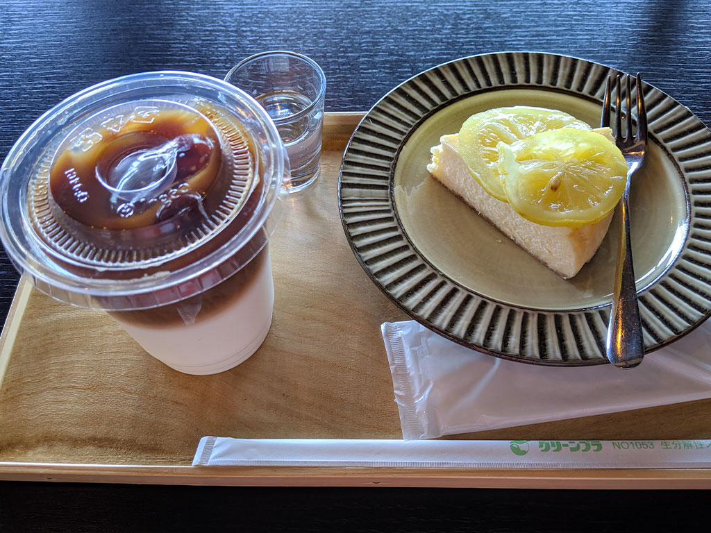 レモンチーズケーキとカフェオレ02