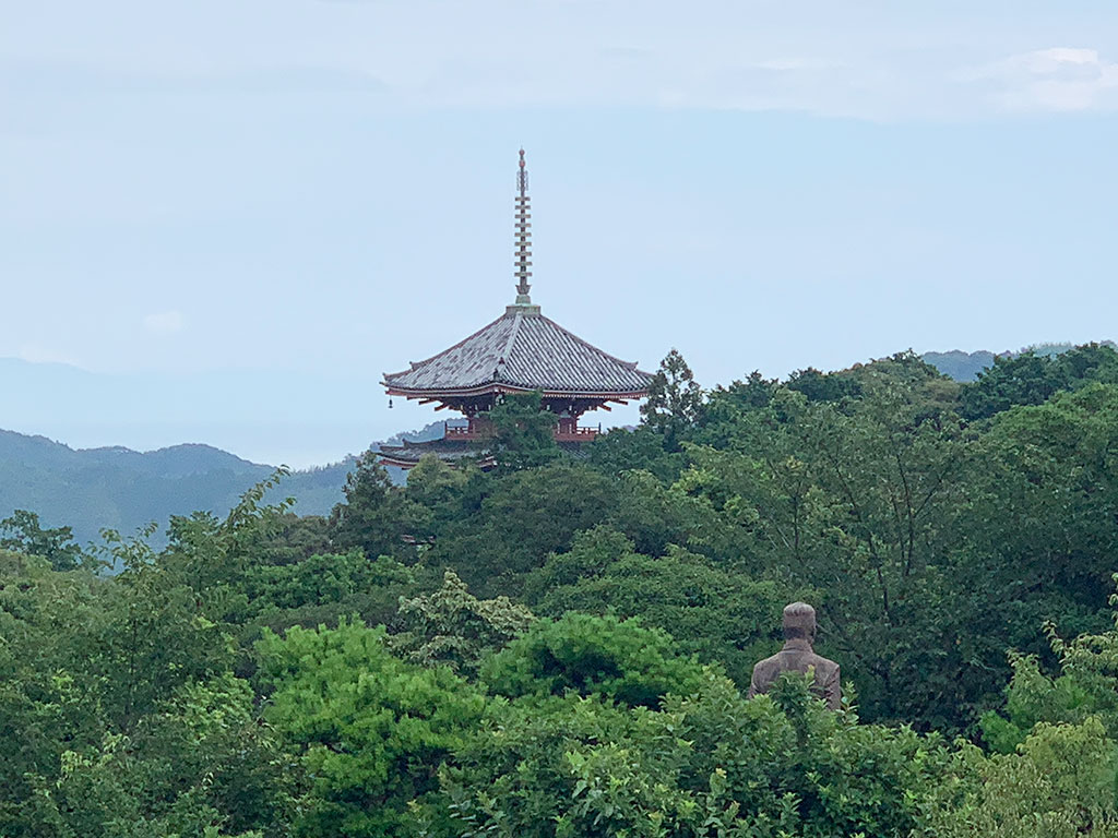 竹林寺の五重の塔02