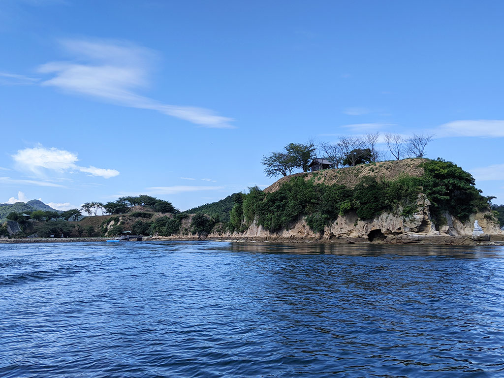 伯方島と大島の間に位置する能島